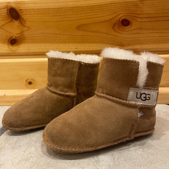 UGG Erin Baby Booties Size Large - Picture 2 of 4